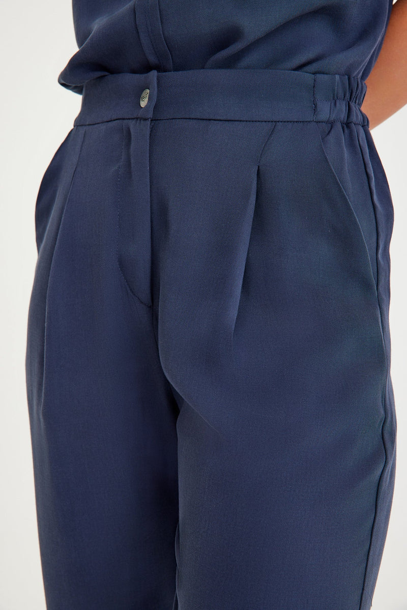 Marineblaue Karottenhose für Damen