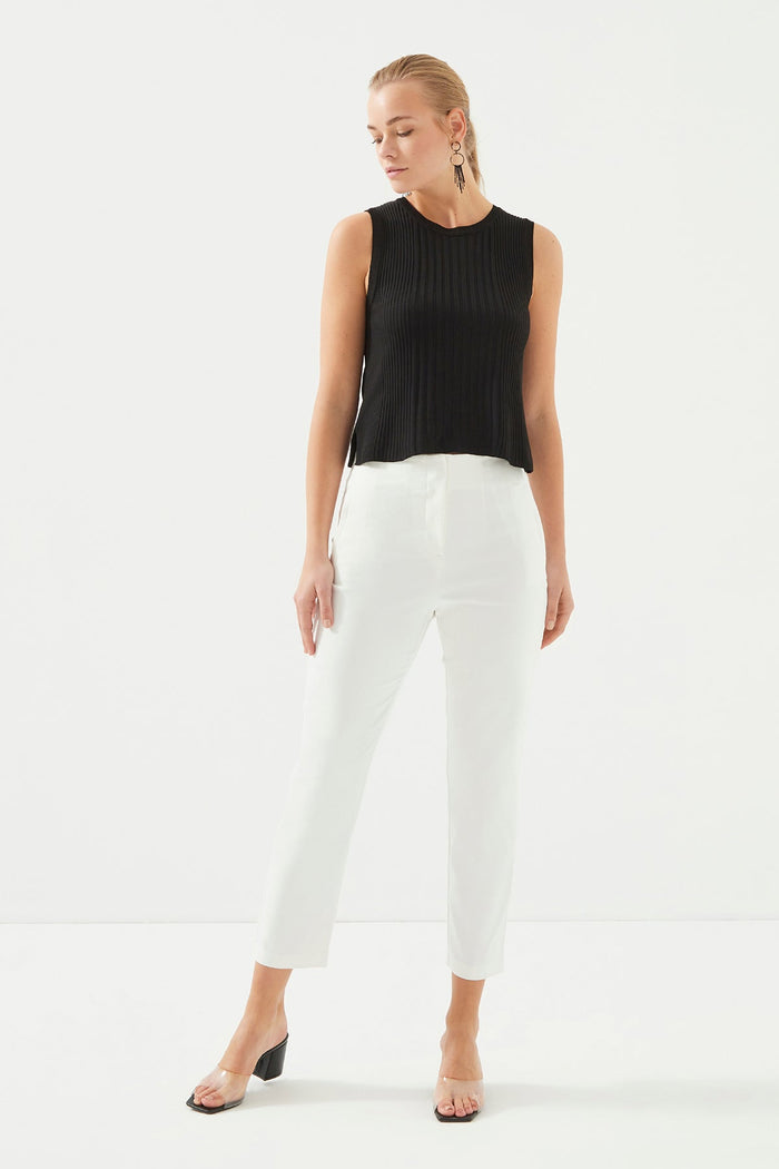 Weiße Hose mit hoher Taille