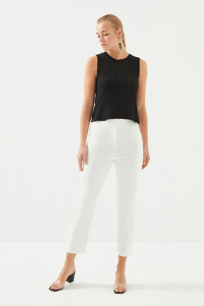 Weiße Hose mit hoher Taille