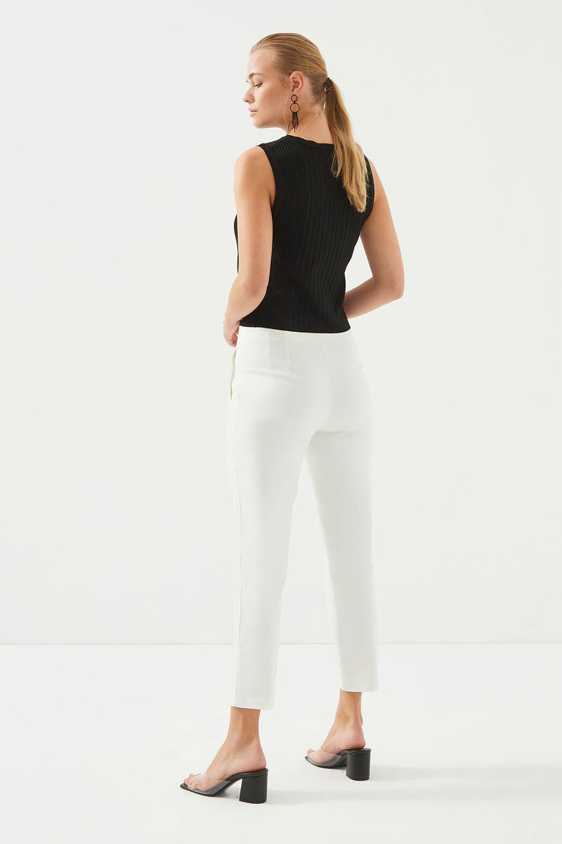 Weiße Hose mit hoher Taille