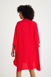 Kurzes Strandkleid mit rotem Hemdkragen