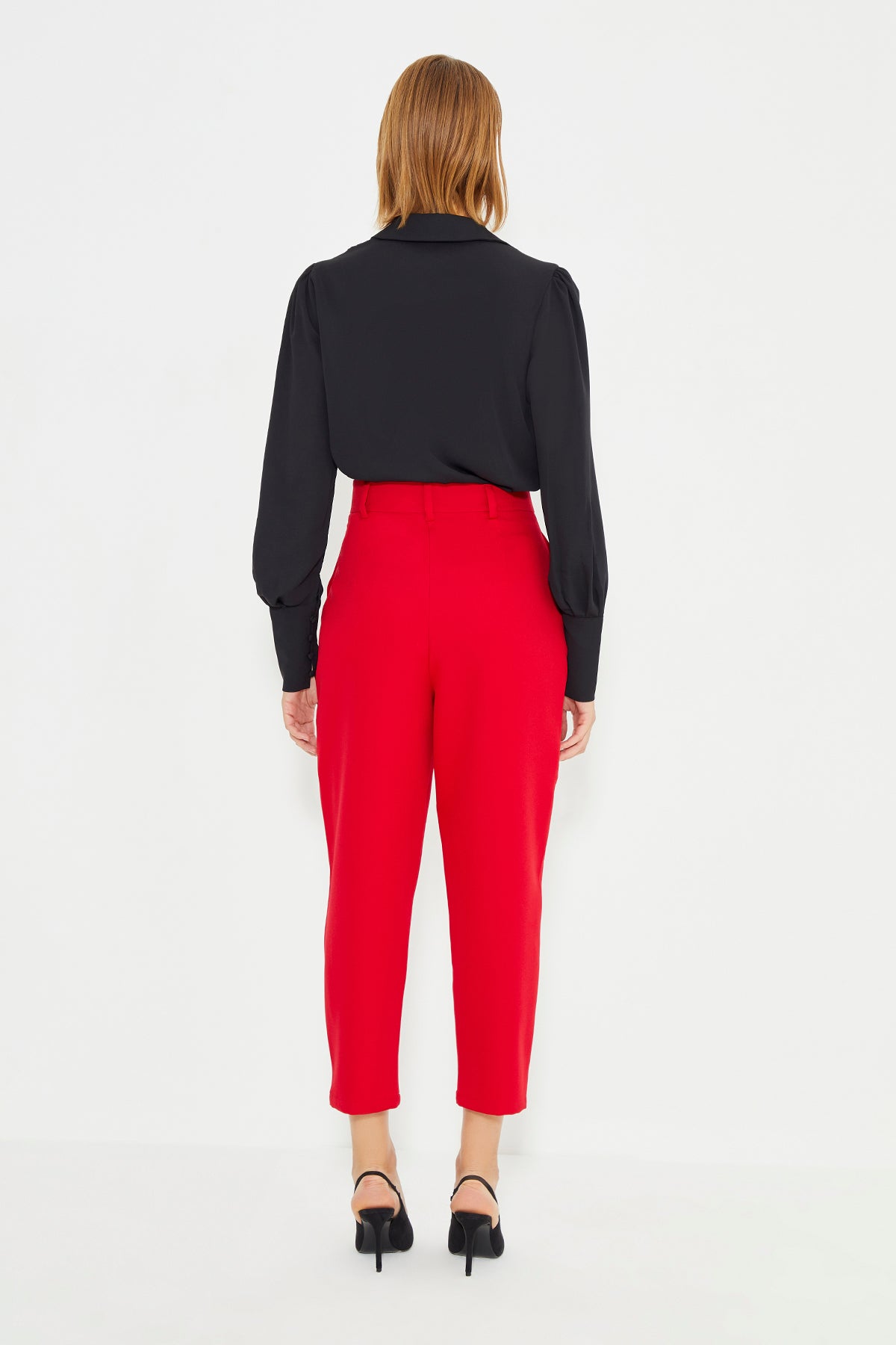 Rote Damenhose mit hoher Taille und gerader Passform