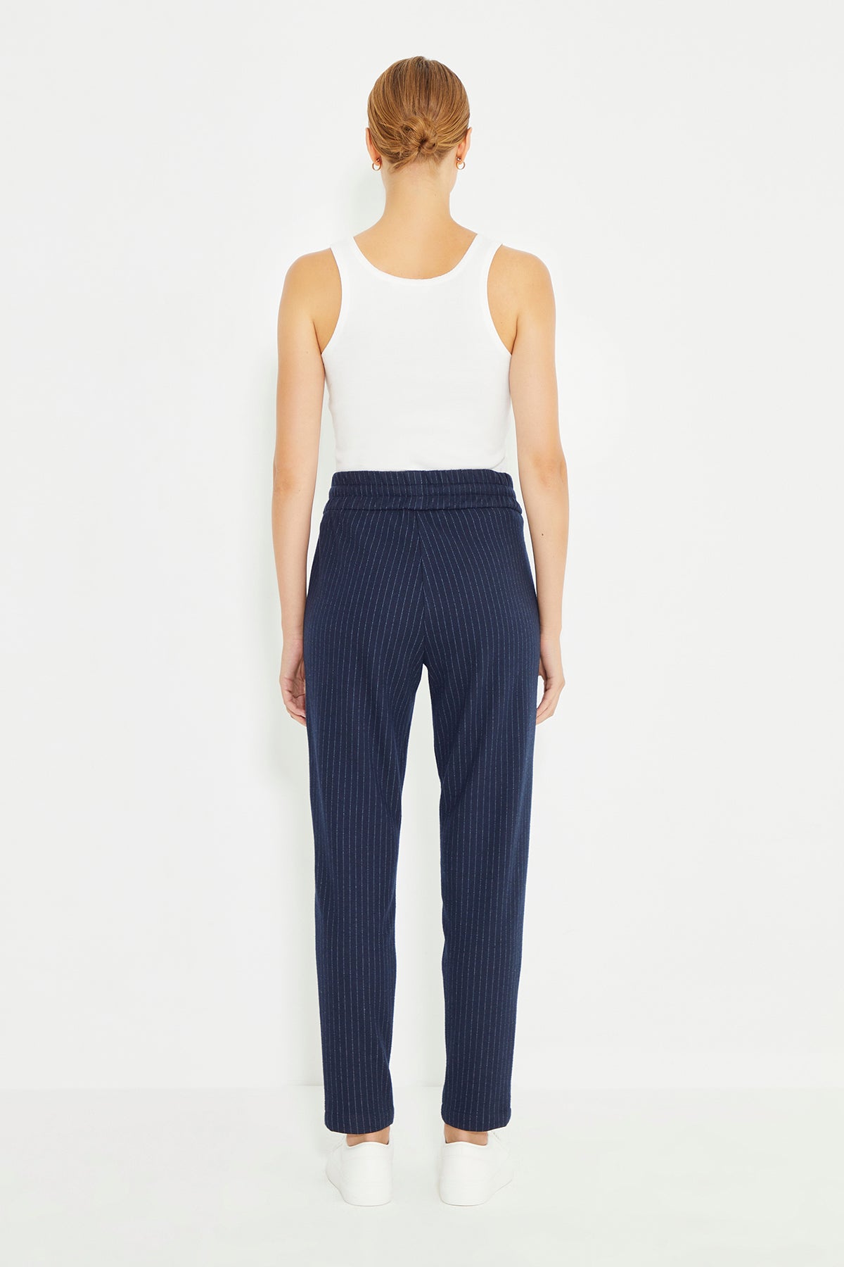 Marineblaue, gestreifte Wait-Damenhose mit Kordelzug
