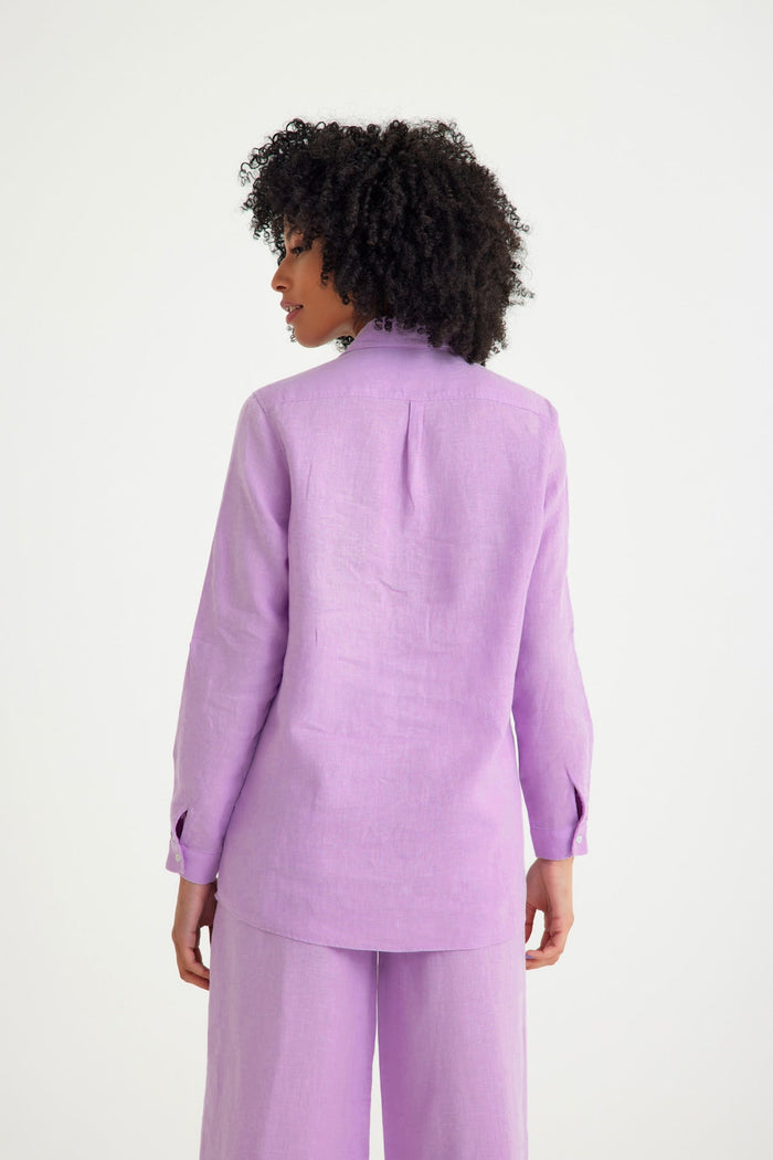 Lila Leinen-Damenhemd mit Taschendetails