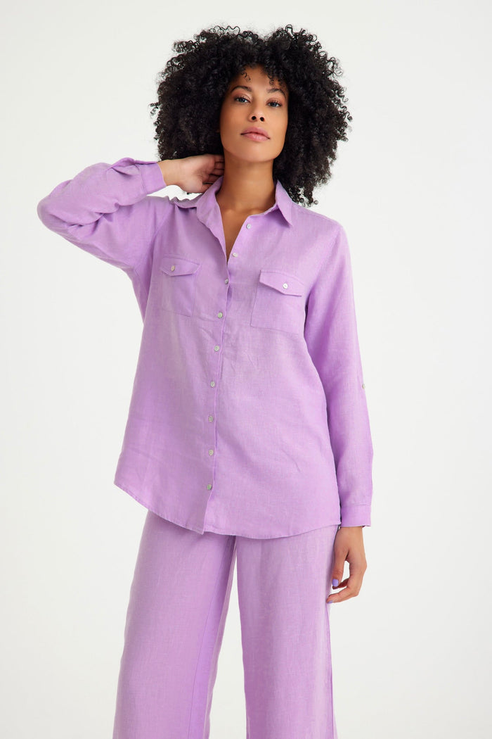 Lila Leinen-Damenhemd mit Taschendetails