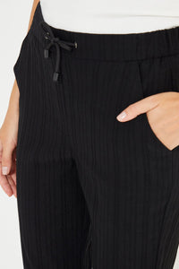 Schwarze Damenhose mit elastischem Bund